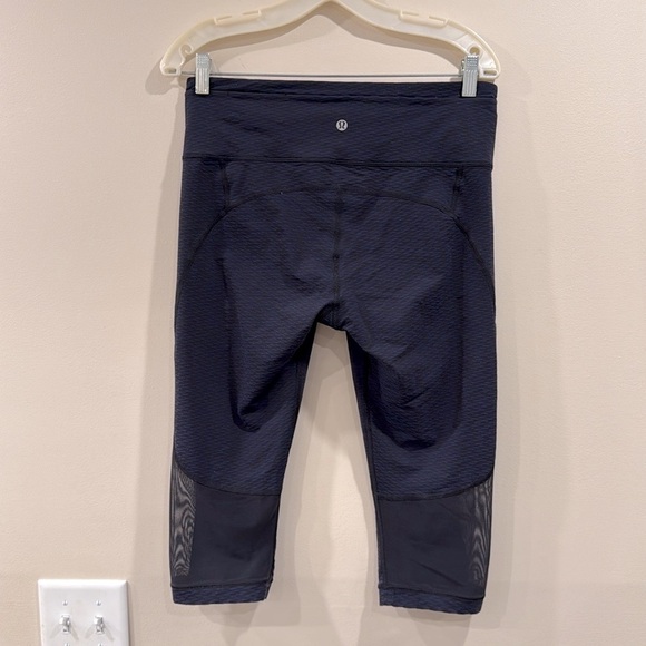 🔥Lululemon Black Cropped Leggings with Mesh Panels🔥 - Picture 8 of 8